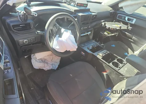 2022 Ford Explorer Police Interceptor z USA, uszkodzony, nr VIN 1FM5K8AB8NGA31070